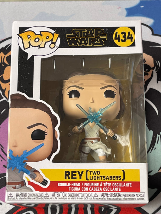 Rey [2 Lightsabers](Star Wars) - Funko Pop! #434 (Box Damage/Shelf Wear)