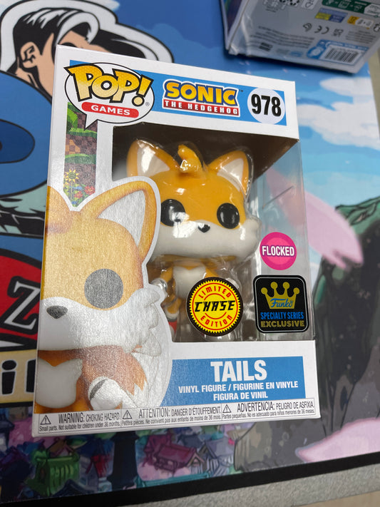 Tails (Sonic the Hedgehog)- Funko Pop! #978 (Chase)(Specialty Series)