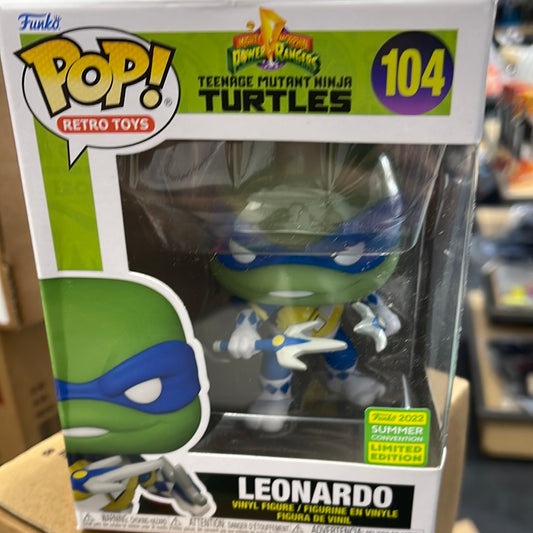 Leonardo (TMNTxMMPR)- Funko Pop! #104 (2022 Summer Convention) (Box Damaged)